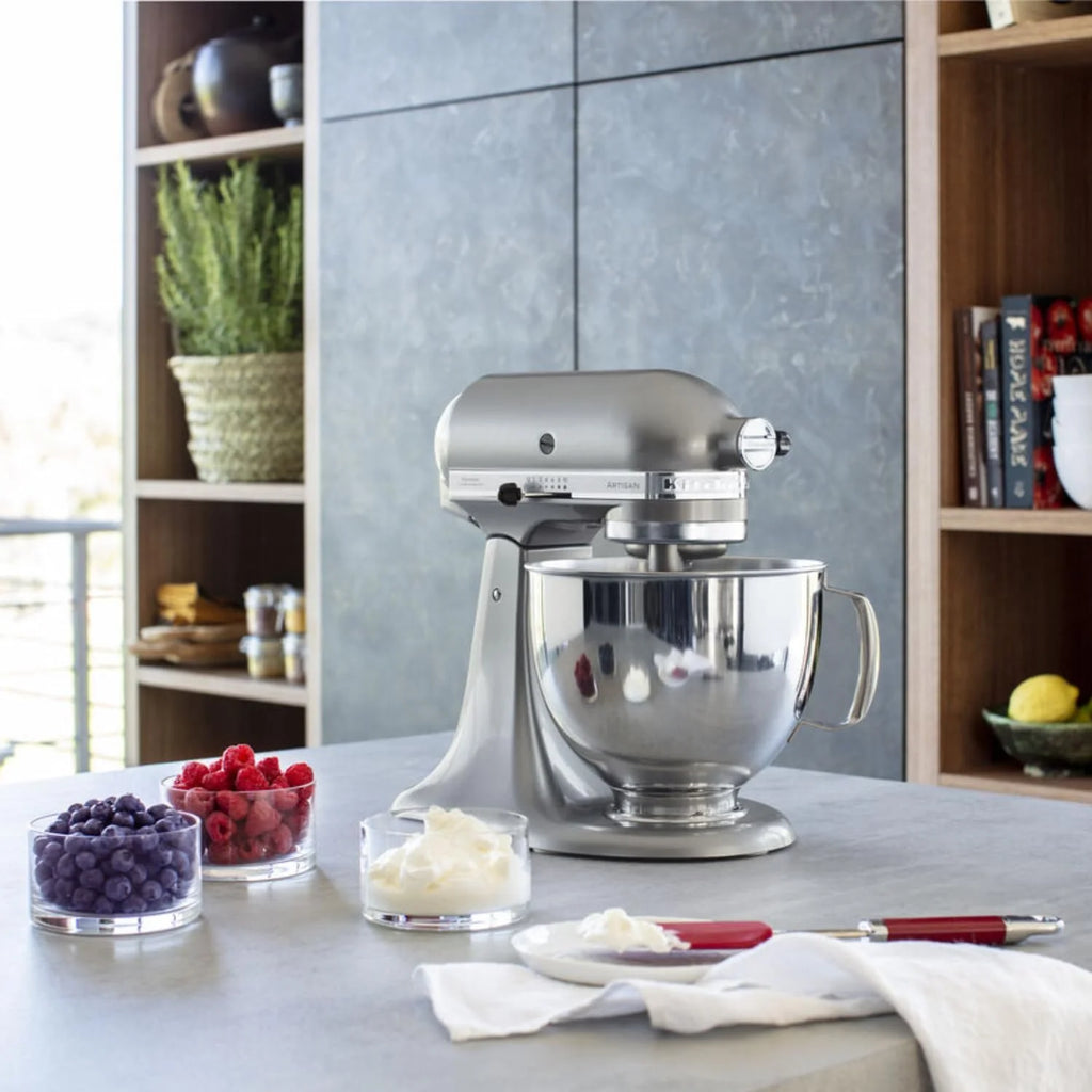 KitchenAid Robot kuchenny I Artisan I wielofunkcyjny robot kuchenny z odchylaną głowicą, z 4 akcesoriami, 4,8 l (pistacjowy)