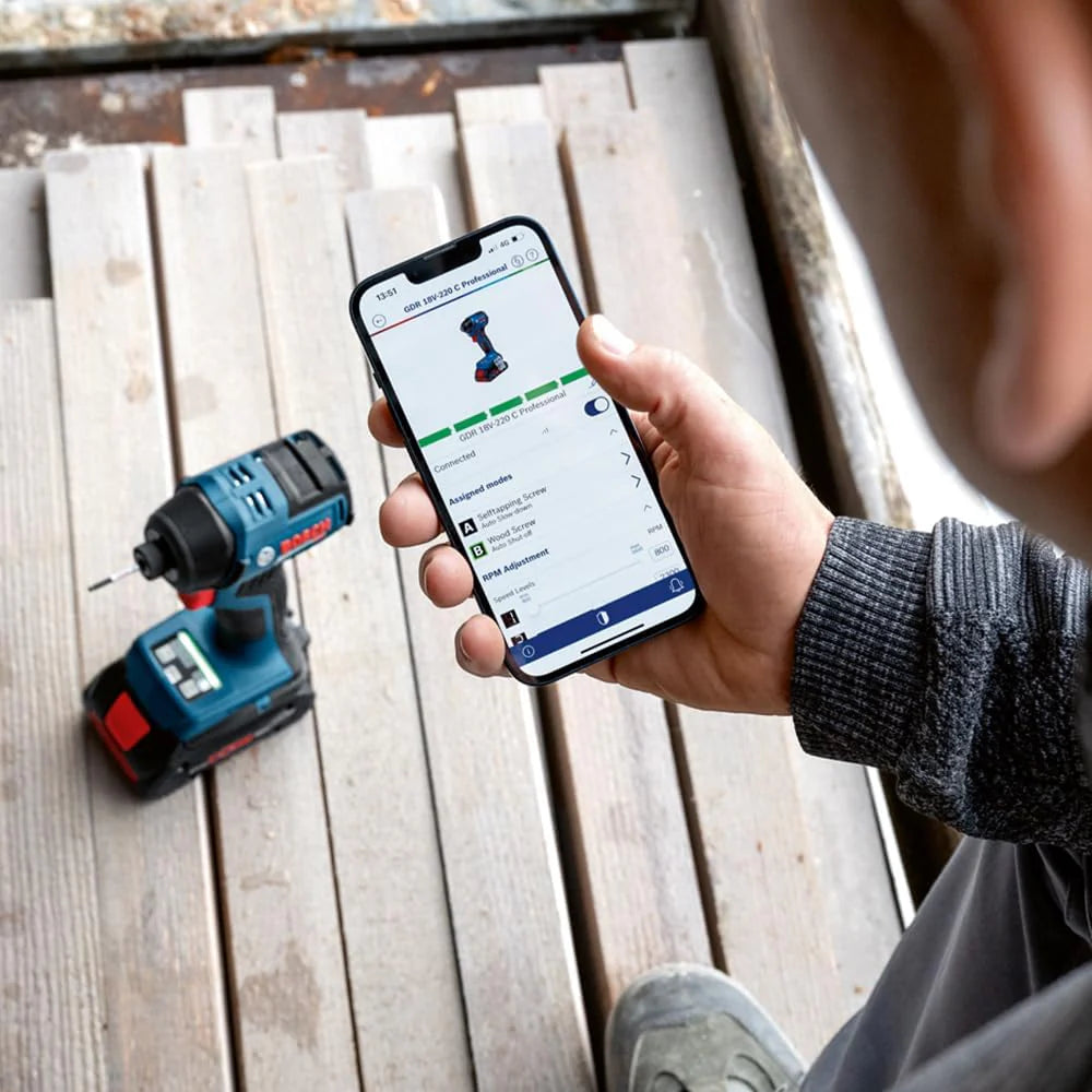 Bosch Professional 18 V System akumulatorowa wkrętarka udarowa GDR 18 V-220 C (do 3400 min¹, siła ciągu 220 Nm, silnik bezszczotkowy, w zestawie: 1 x klips do paska, 1 x uchwyt do bitów, bez