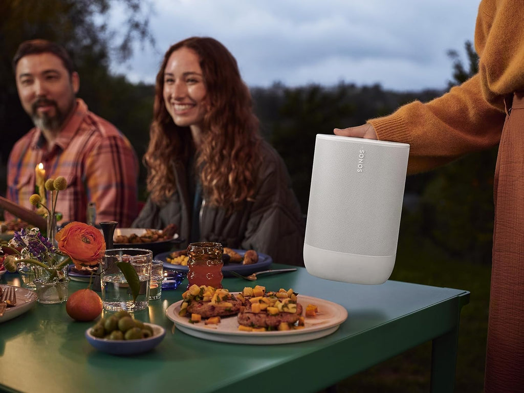 Sonos Move 2 | Bezprzewodowy głośnik przenośny z Wi-Fi, Bluetooth, Amazon Alexą, 24 godzinami pracy na akumulatorze, indukcyjną podstawą ładującą - Biały