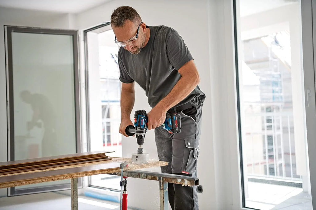 Bosch Professional system 18V: akumulatorowa wiertarko-wkrętarka udarowa BITURBO GSB 18V-150 C (maksymalny moment obrotowy 150 Nm)