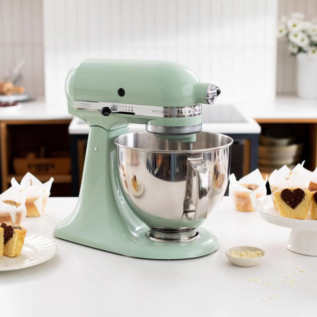 KitchenAid Robot kuchenny I Artisan I wielofunkcyjny robot kuchenny z odchylaną głowicą, z 4 akcesoriami, 4,8 l (pistacjowy)