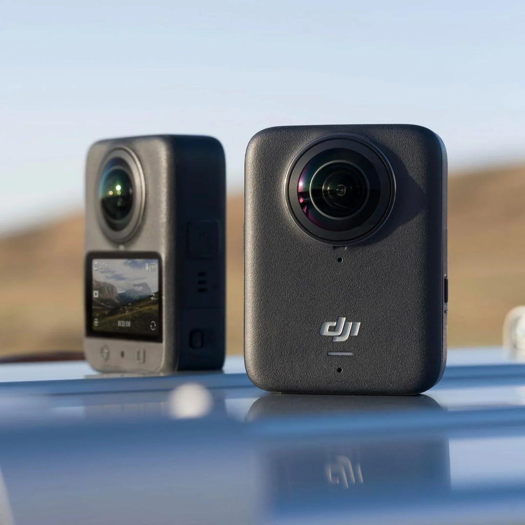 DJI Osmo 360 Essential Combo, kamera 360 z 1-calowym obrazowaniem 360°, natywne wideo 8K 360°, zestaw z niewidocznym selfie stickiem 1,2 m, wydłużony czas pracy z 2 akumulatorami