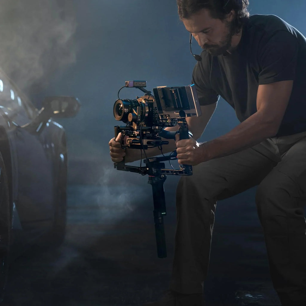 DJI RS 4 Pro Combo (2026), 3-osiowy Stabilizator gimbala do lustrzanek i kamer Canon/Sony/Panasonic/Nikon/Fujifilm, natywne nagrywanie w pionie, 4,5 kg/10 lbs udźwigu, transmisja SDR