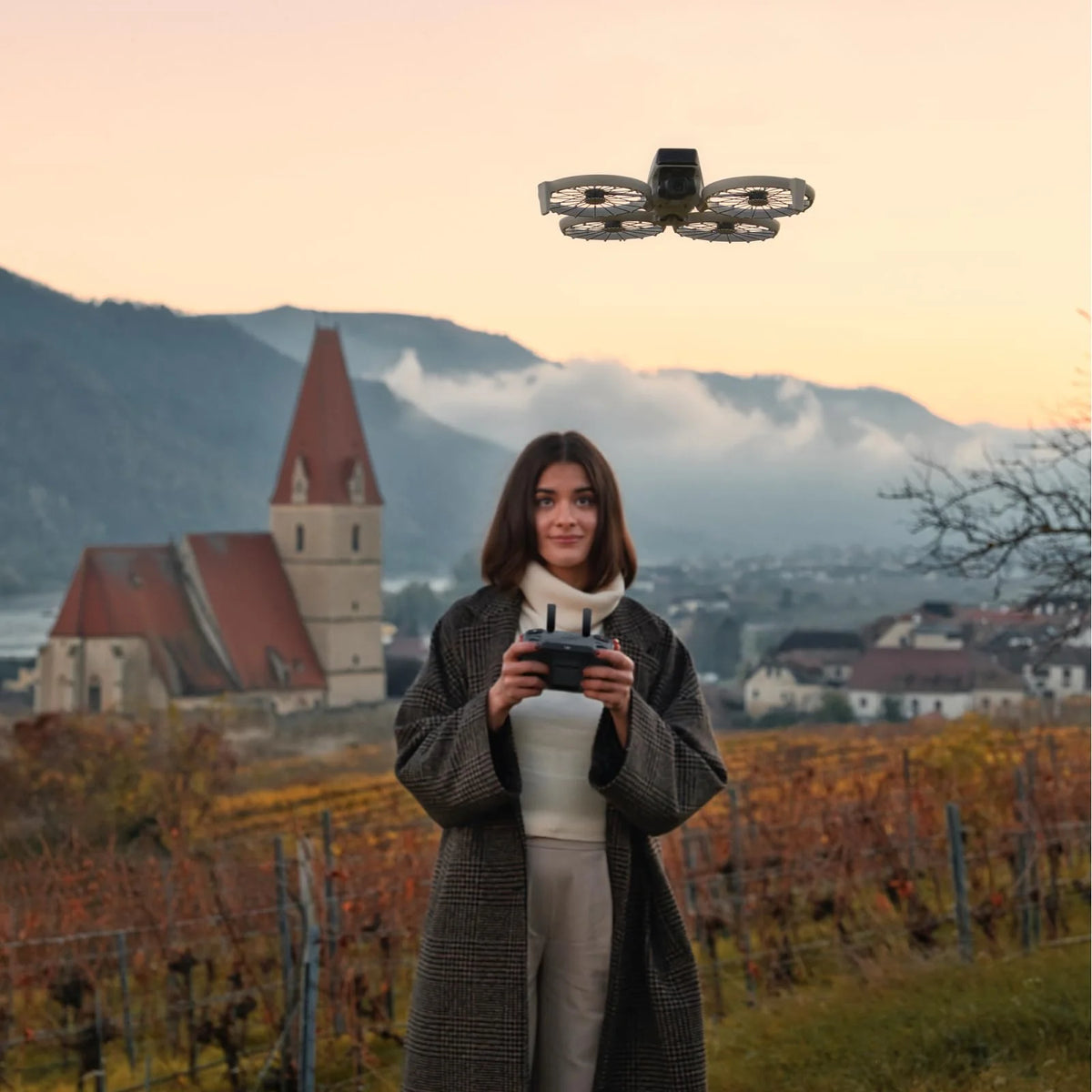 Zestaw DJI Flip Fly More Combo (z kontrolerem RC 2 z wyświetlaczem), dron z kamerą 4K UHD dla dorosłych, start z dłoni, automatyczny powrót, inteligentny lot, 3 akumulatory na 93 minuty lotu