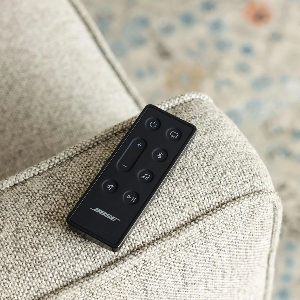 Bose Inteligentna listwa głośnikowa z Dolby Atmos, listwa głośnikowa Bluetooth sterowana głosem z wbudowanym asystentem Amazon Alexa oraz obsługą platformy Works With Google Assistant, Czarna