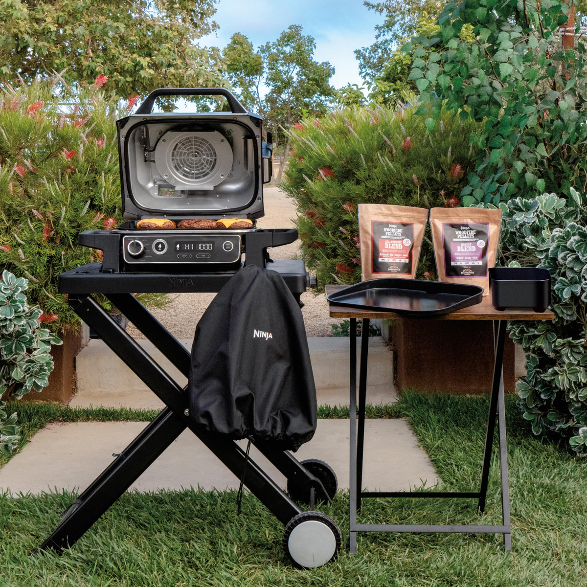 Ninja Woodfire Pro Connect XL Grill elektryczny, wędzarnia i frytkownica 7 w 1, sterowany za pomocą aplikacji, termometr cyfrowy z sondą, opalany pelletem drzewnym, wodoodporny, czarny, OG901EU