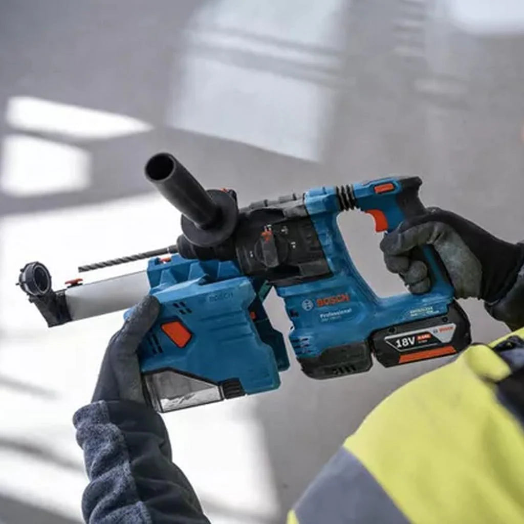 Bosch Professional system 18V: akumulatorowy młot udarowo-obrotowy GBH 18V-22 (SDS plus, idealny do wiercenia otworów o średn. 6–10 mm, GDE 18V-12, walizka L-BOXX)