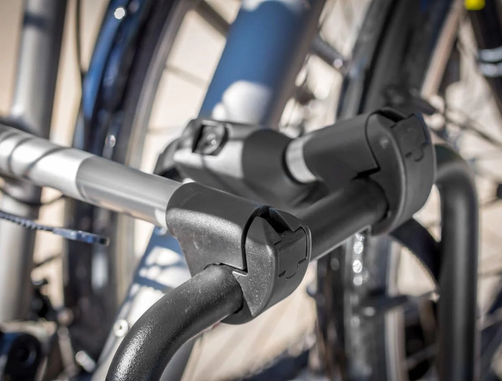 EUFAB 11602 ProBC3 bagażnik rowerowy na 3 rowery/rowery elektryczne, obciążenie użytkowe 60 kg, wstępnie zmontowany, składany za pomocą pedału nożnego, możliwość rozszerzenia na 4, szyny aluminiowe