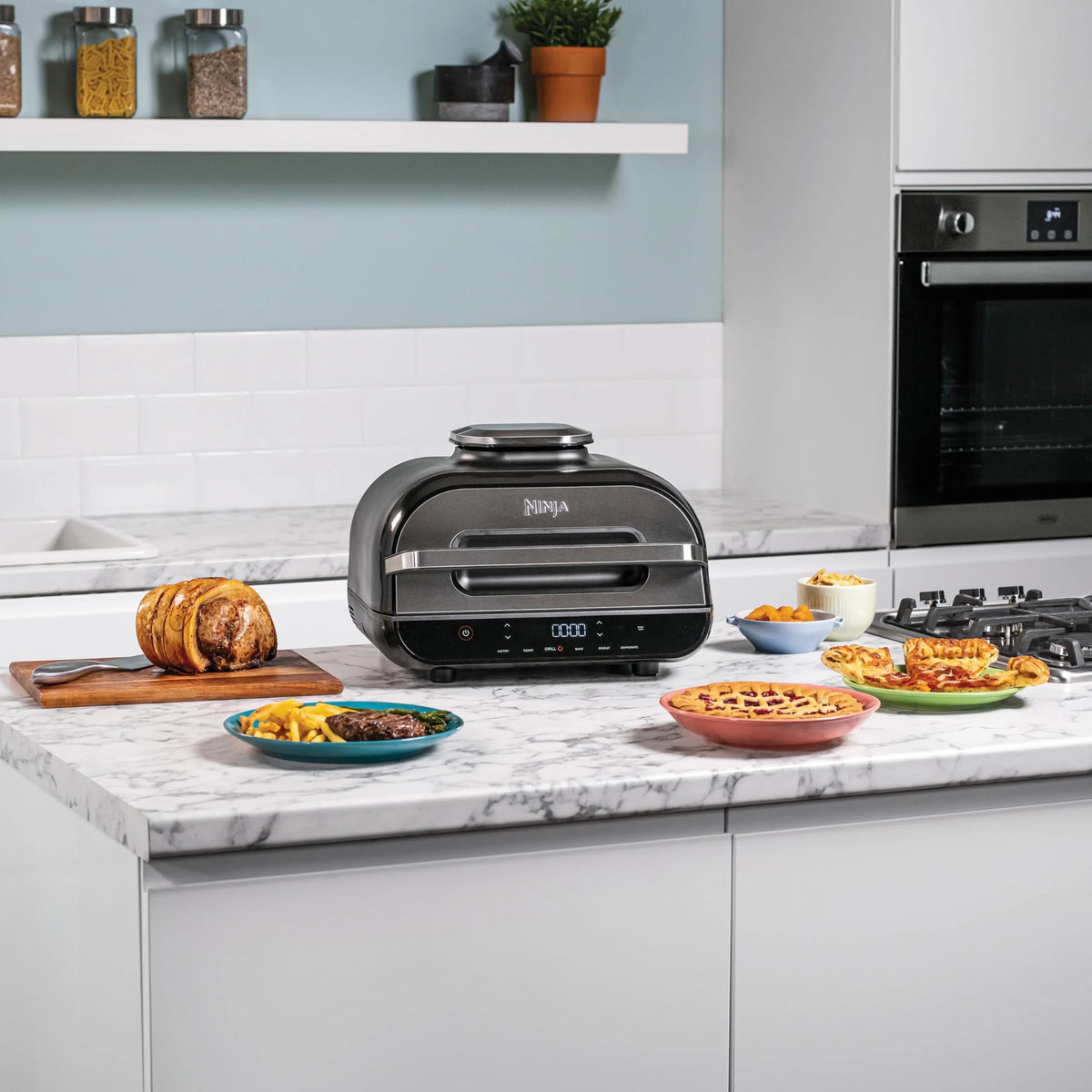 Ninja Foodi MAX PRO Grill, płaska płyta i frytkownica beztluszczowa z cyfrową sondą kuchenną i termometrem, 3,8 l, 7 funkcji gotowania w 1, części można myć w zmywarce, srebrno/czarny, AG651EU