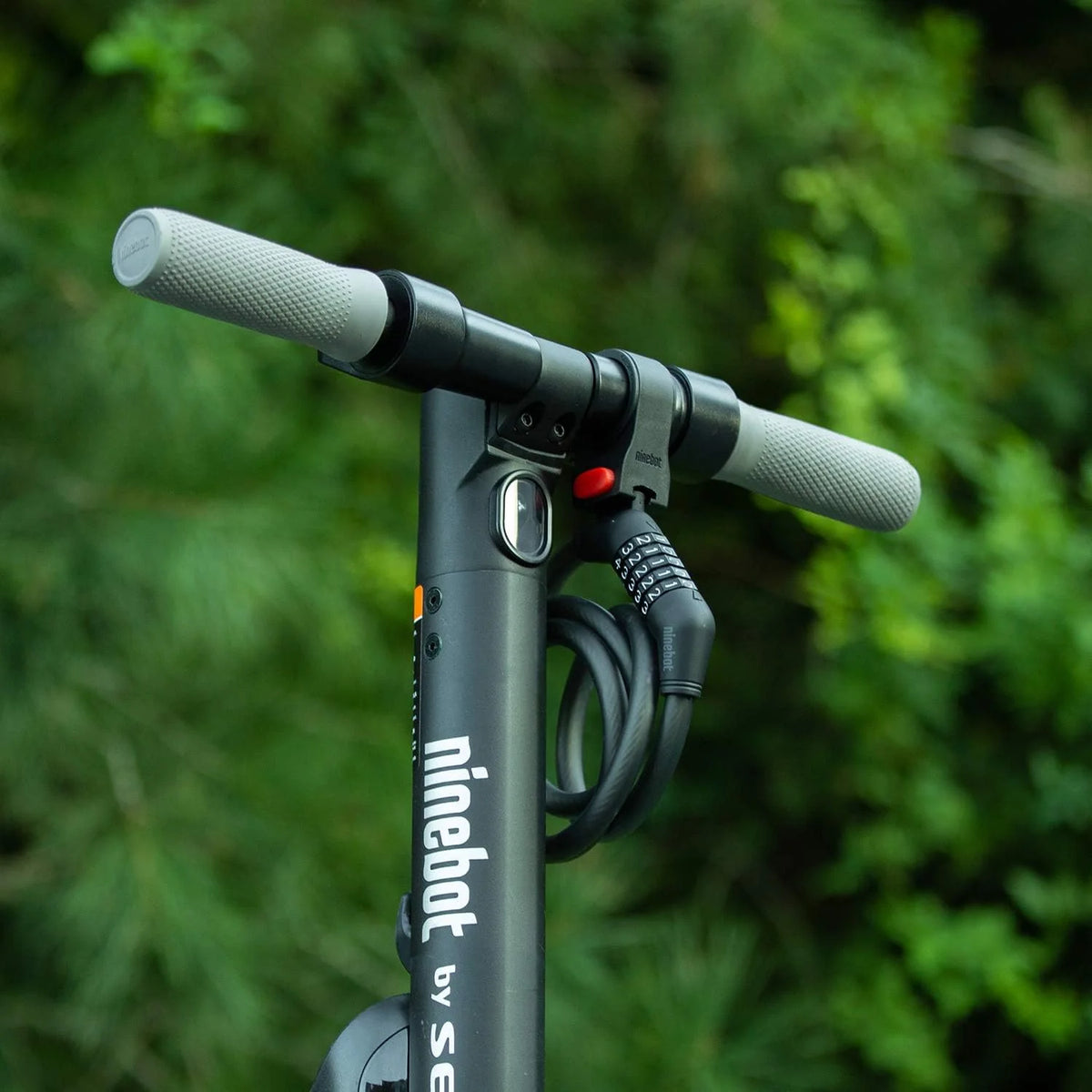 Segway-Ninebot hulajnoga elektryczna dla osób dojeżdżających do pracy z dopuszczeniem do ruchu drogowego