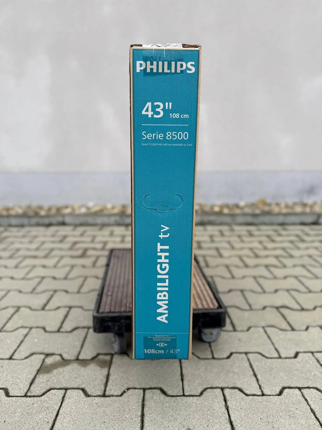 Philips Ambilight 43PUS8500 4K LED Smart TV - 43-calowy ekran z platformą Pixel Precise Ultra HD, Titan OS i dźwięk Dolby Atmos, kompatybilny z Alexa i Google Voice Assistant