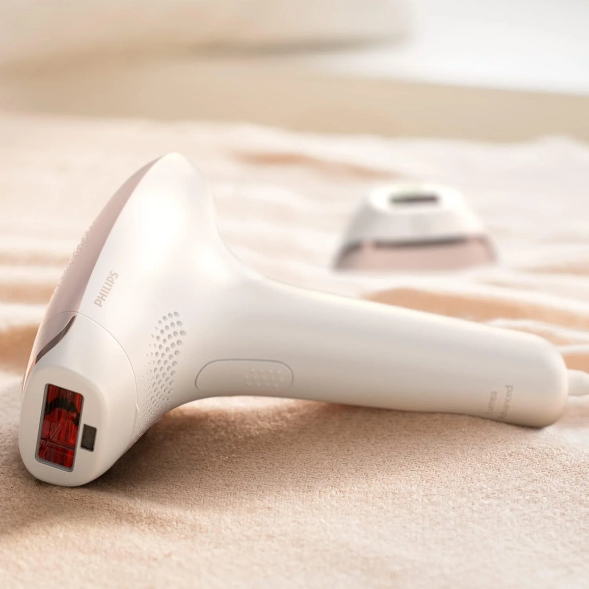 Philips Lumea Zaawansowane urządzenie do usuwania włosów IPL z 2 nasadkami do twarzy i ciała z mini szczoteczką do oczyszczania twarzy VisaPure - BRI922/00