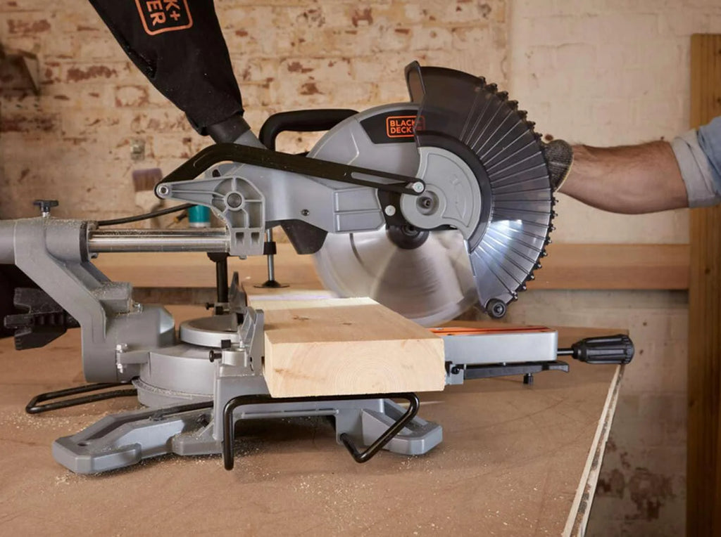 Bevel Saw 2100W BES710 CZARNY DECKER