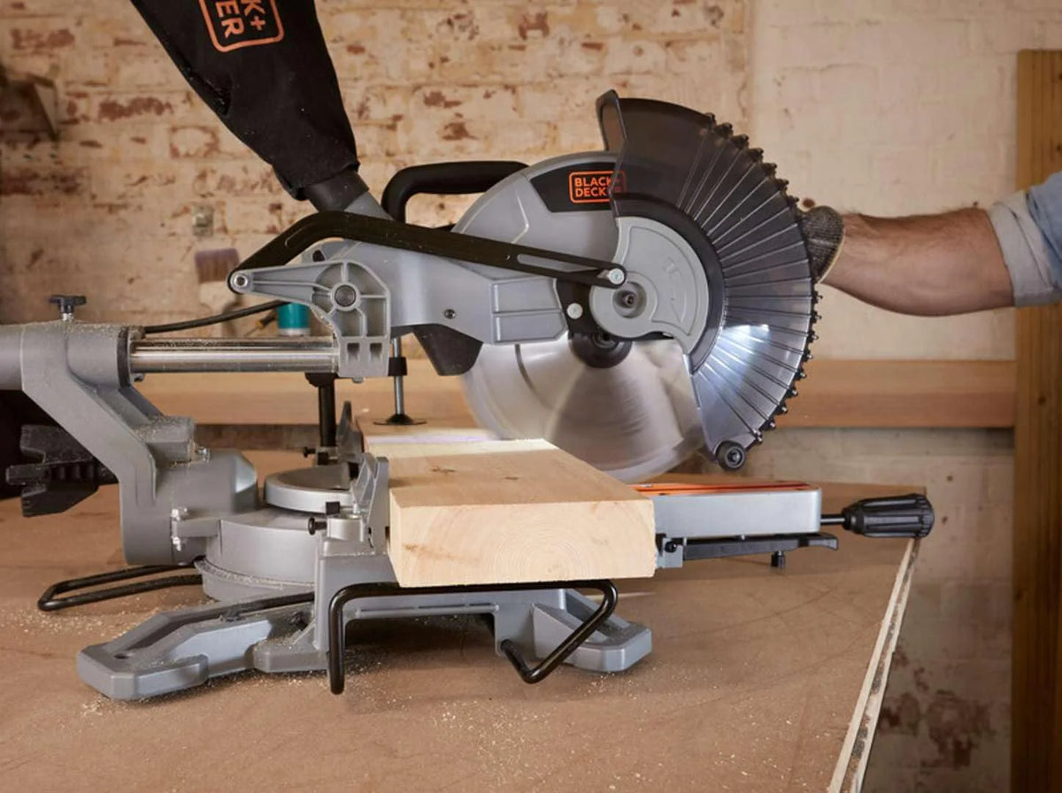 Bevel Saw 2100W BES710 CZARNY DECKER