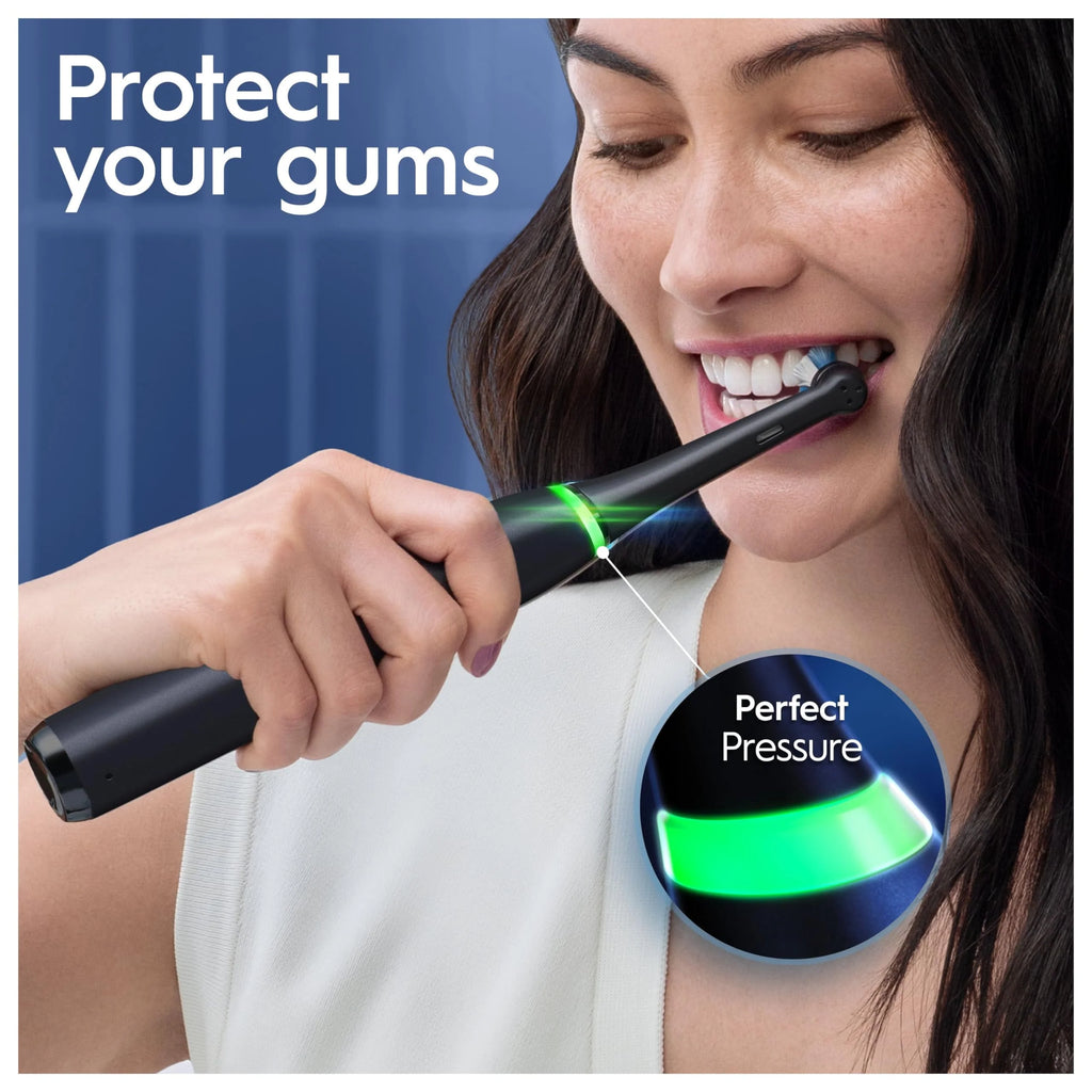 Oral-B iO7 Elektryczna szczoteczka do zębów dla dorosłych, prezent dla kobiet/mężczyzn, uchwyt połączony z aplikacją, 1 x szczoteczka do zębów i etui podróżne, 5 trybów wybielania zębów, kolor czarny
