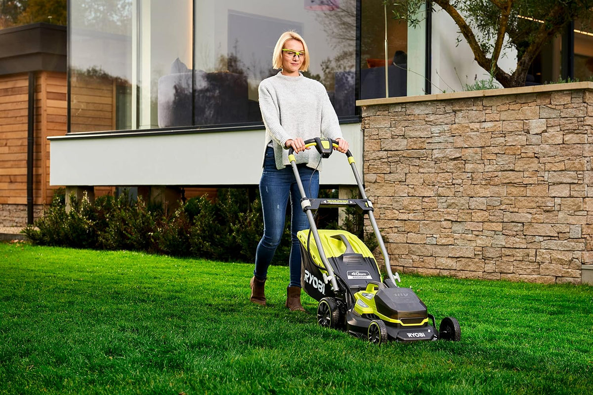 Ryobi Kosiarka 18 V, ‎RY18LMX40A-150, Silnik Bezszczotkowy, Szerokość Koszenia 40 cm, Regulacja Wysokości Koszenia, min. 25 mm, maks. 70 mm, Funkcja Mulczowania, Teleskopowa Rękojeść