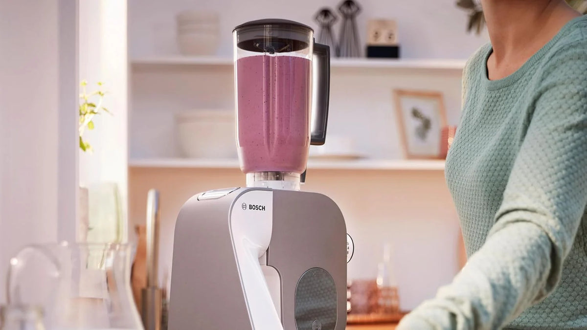 Bosch Robot kuchenny Serie 4 MUM5XL74, 1000 W, wbudowana waga i timer, 3,9 l misa, bogaty zestaw akcesoriów